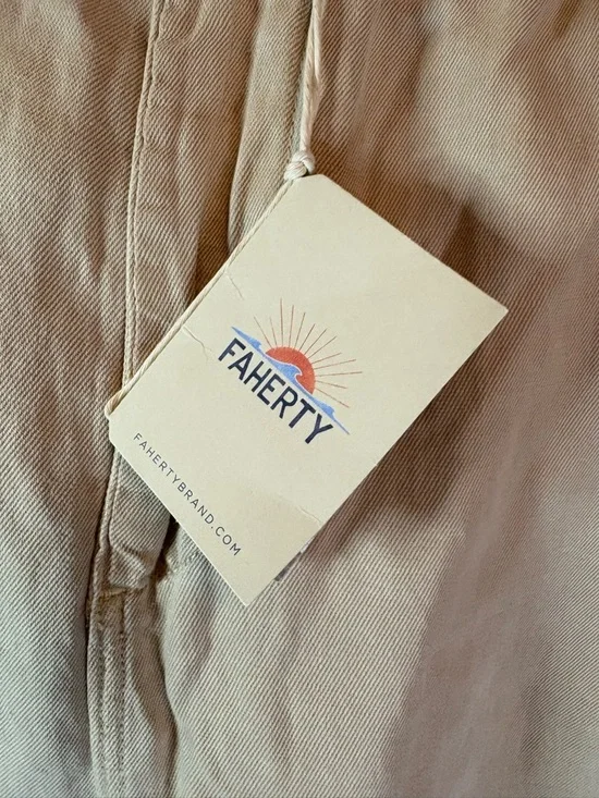 Faherty Women's Straight-Leg Cargo Pants in Light Khaki - Picture 4 of 9